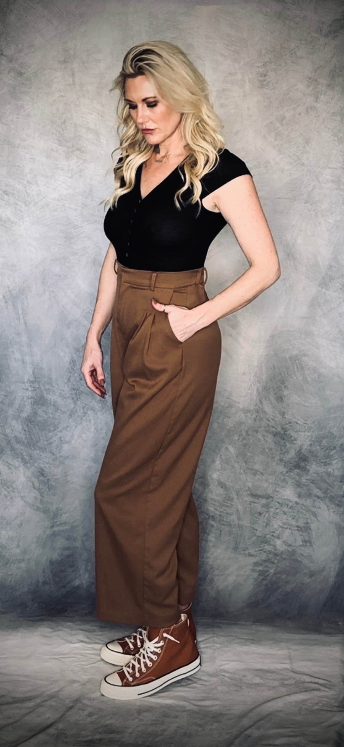 High-Waisted Pintuck Trouser in Fawn