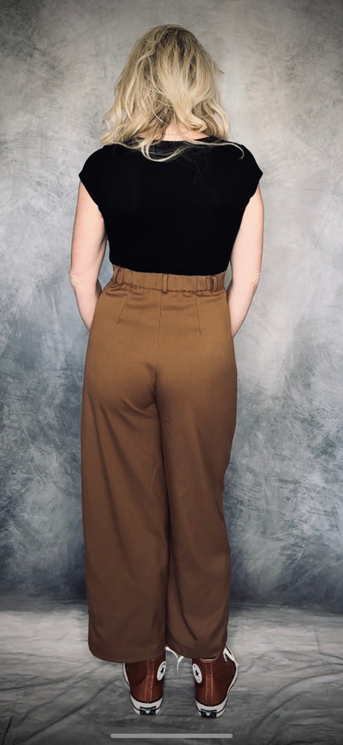 High-Waisted Pintuck Trouser in Fawn